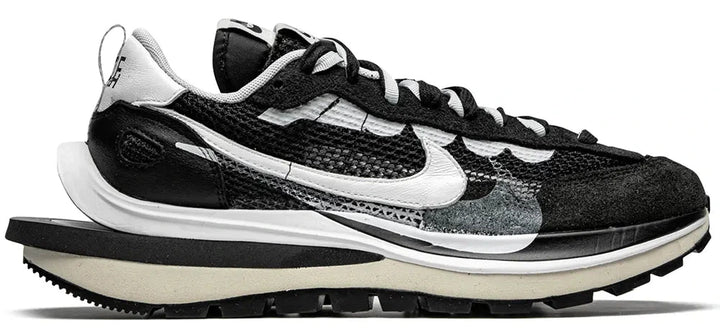 Nike VaporWaffle x sacai “Black White”