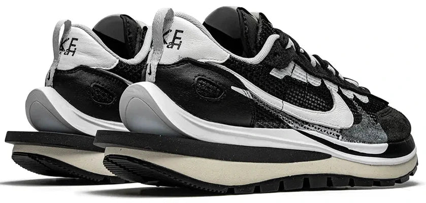 Nike VaporWaffle x sacai “Black White”