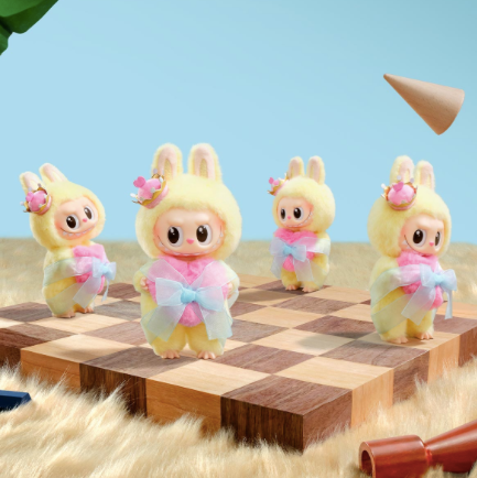 THE MONSTERS Let's Checkmate Series-Vinyl Plush Hanging Card
