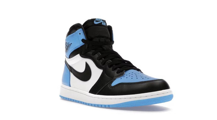 Jordan 1 Retro High OG UNC Toe - Tienne Milano - SCARPE