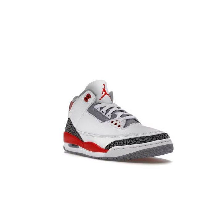 Jordan 3 Fire Red (2022) - Tienne Milano - SCARPE