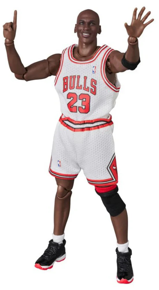 MICHAEL JORDAN CHICAGO BULLS WHITE JERSEY ACTION FIGURE | MAFEX