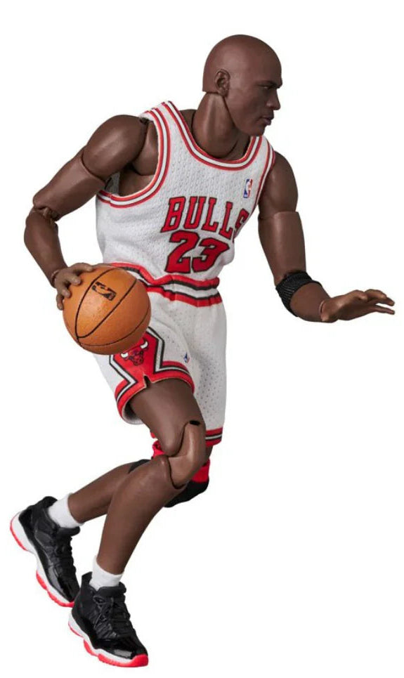 MICHAEL JORDAN CHICAGO BULLS WHITE JERSEY ACTION FIGURE | MAFEX