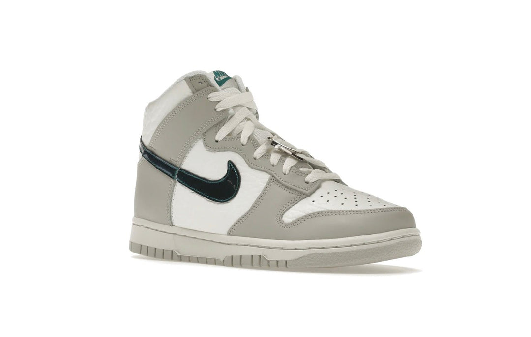 Nike Dunk High FLS (W) - Tienne Milano - SCARPE