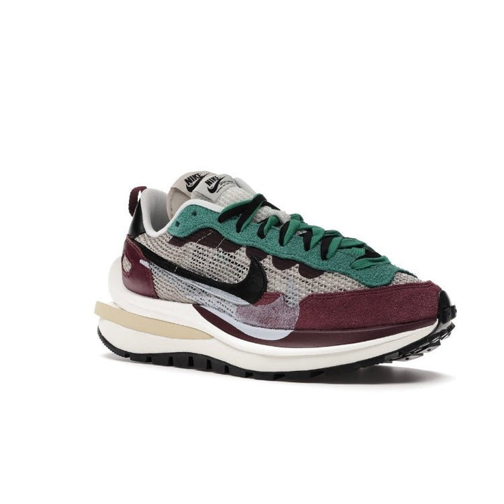 Nike Vaporwaffle Sacai Villain Red Neptune Green - Tienne Milano - SCARPE